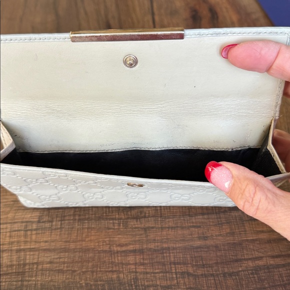 Gucci Ivory Embossed Leather Wallet - Picture 4 of 8